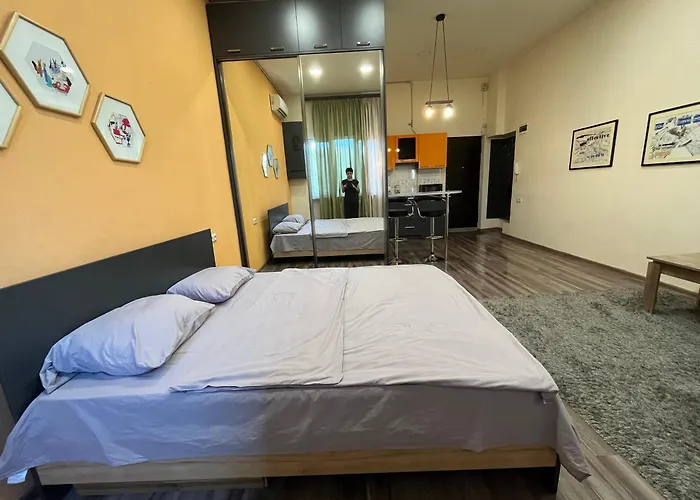 City Center Studio-Apartment