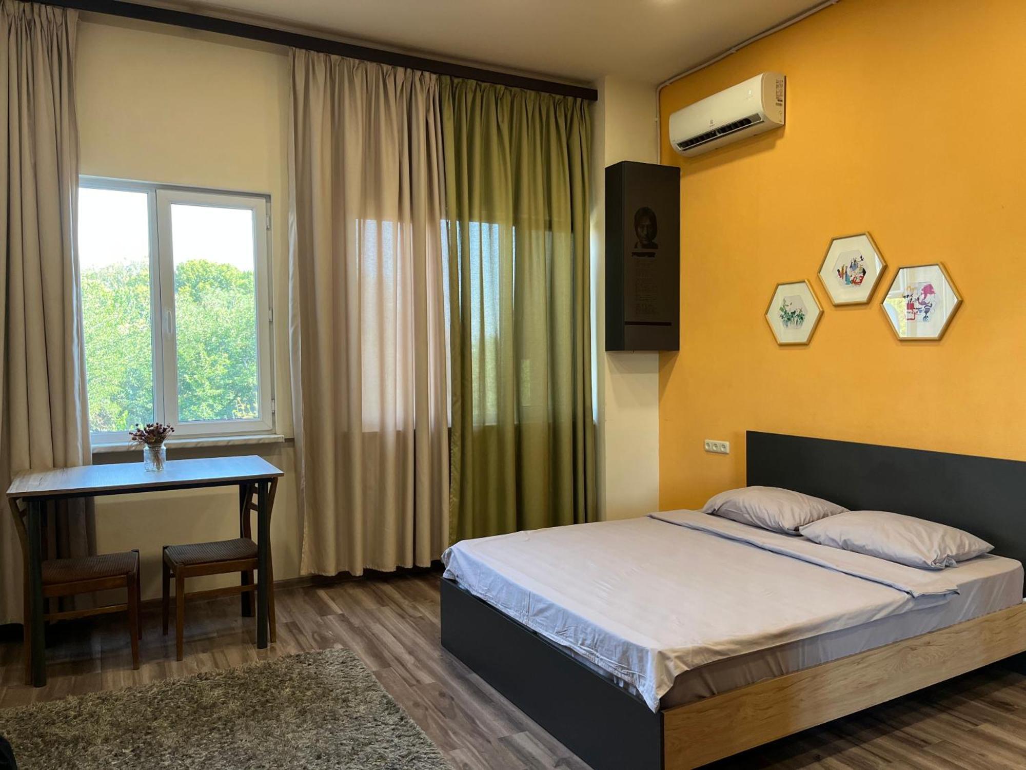 Center Studio-apartment